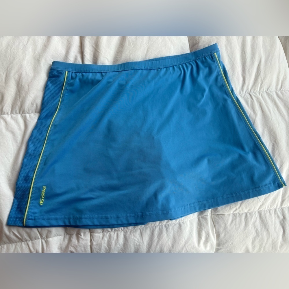 Bolle Sport Periwinkle Blue Skort with Side Mesh, Yellow Piping Sz M